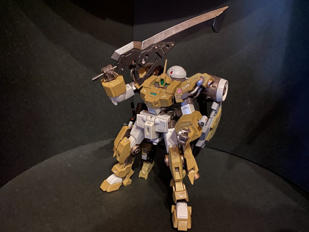 学籍番号MP039 チュアチュリー・パンランチ地球寮在籍地球寮学園艦の航海演習で寄港中、プラント・クエタ襲撃事件に遭遇。他の寮生と共に無事帰還するも、当時のショックからPTSDと見られる症状を認む。日常生活に支障は無いものの、MS操縦訓練においてフラッシュバックを発症。「ごめん、チュチュ。。私が隠れてアーシアンの組織と連絡役を引き受けたばかりに、結果的にみんなを巻き込んでしまった。チュチュの心にも消えない傷を残してしまった、、」ニカ・ナナウラは涙を必死に堪えて、秘密にしていた全てを打ち明けた。