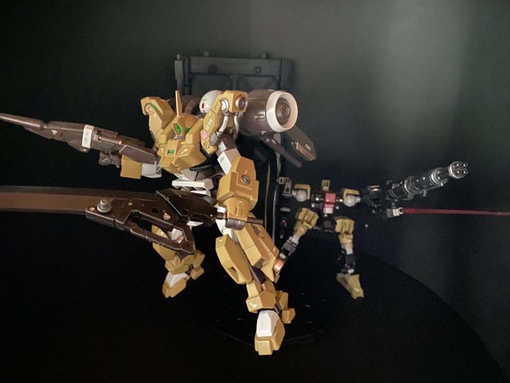 必死に堪えていたニカの眼に、堪えきれず熱い涙が溢れた。「チュチュ。。ありがとう。私、チュチュに失望される事が一番怖かった。チュチュとの関係を失うことが。私はメカニックだけど、チュチュのこと支えるから。チュチュが怖くて戦えないなら、私が代わりに戦う。私が引金をひく。その覚悟は出来てるから。」