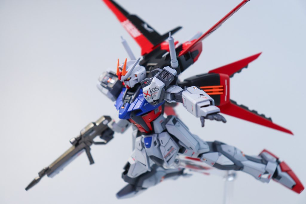 頭部のみEGストライクのものを使用しました。(アンテナ無くしたため)