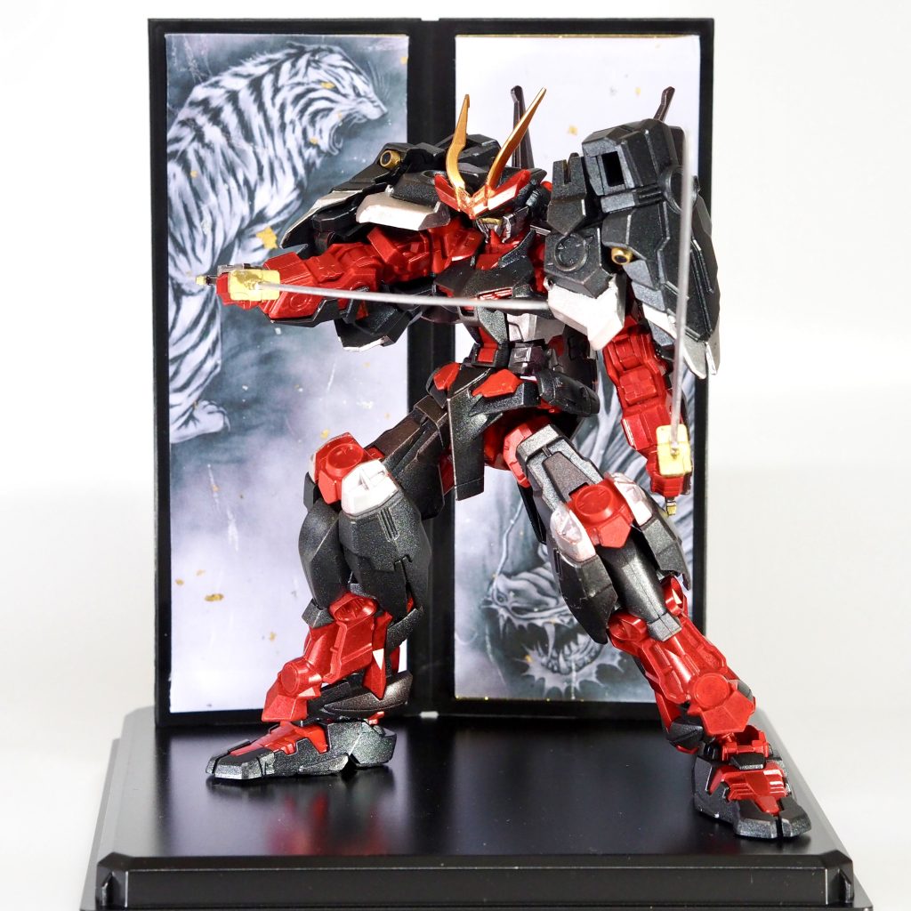 屏風は百均の金屏風です。百均のOA和紙にフリー素材の水墨画を印刷して貼り付けました。ここから先は本体のみで。