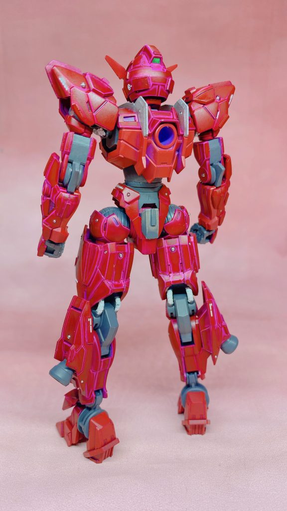 いつもの流れでプラ板やランナータグ、スチールボール、スジ彫りの追加でディテールアップ⤴️腹部を１ミリ増して制作しました。