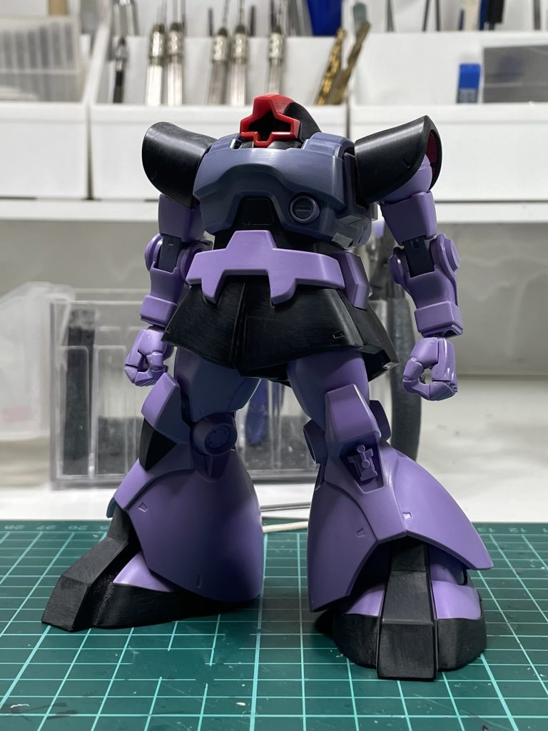 仮組み画像になります。キットは ドムとリックドムのコンパチになっていますが、・リアアーマー/長い方がカッコいい・バックパック/改修により バーニアの大型化・足裏/バーニア付きの方が映えるで、、結局 リックドムのパーツで制作しています。ビームバズーカも制作しましたので、キット的には リックドムですが、、僕としましては 自分の思う カッコ良い『ドム』として制作しましたので、blogでは ドムとして表記してあります。最後までご覧いただき ありがとうございました♪以下、部分画像になります。もし お時間ありましたら ご覧いただければ幸いです^ ^