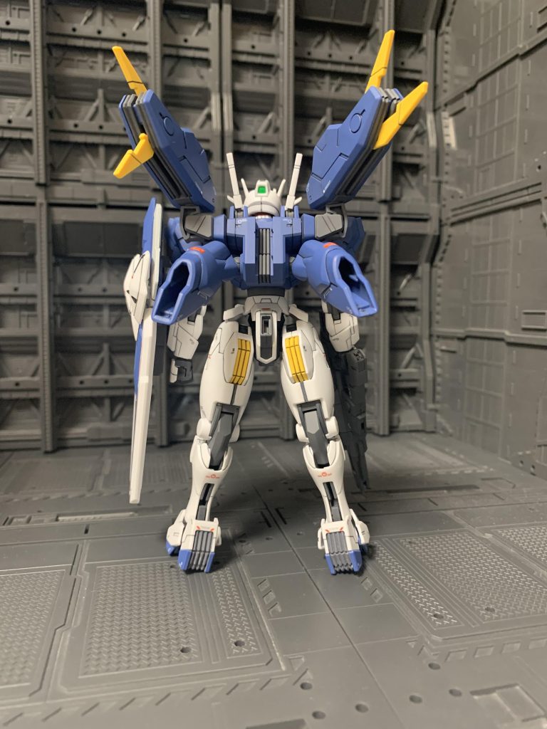 脚部もちまちま筆塗りしました。