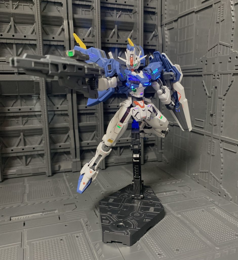 seed風のポージングです。可動域も広くポージングもしやすい構造でした。