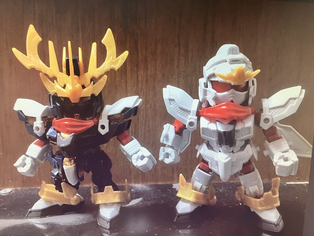 作り始めの頃はこんな感じでした。と、いうワケでアヤメが闇堕ちしたらという妄想の元に零丸をバンシィにしてみました。個人的に零丸があまりユニコーンして無かったのとクロスシルエットのバランスではなくBB戦士に寄せたかったので「零丸→バンシィ」ではなく「バンシィ→零丸」の方向で改修しました😚アームドアーマー付けた後もう一声欲しい!って事で武者で闇堕ちと言えば武者真悪参でしょ!と真駆参大将軍から大将軍パーツを頂きました✨この作品は中々に贅沢品でして…零丸x2BB戦士バンシィ、BB戦士バンシィノルン、BB戦士フェネクス、クロスシルエットフェネクス、レジェンドBB真駆参大将軍、のパーツを使ってます😅 ショックガンダムの方はキャプテンガンダムFFとキャプテンフォーミュラ91のミキシングです。武器はショックガンダムから拝借してます。 それにしてもSDを作るのは難しいですね〜リアルサイズより遥かに難易度が高いです😑もうSDやりたくなーい!!と思ってます(笑)がネタ的に作りたいのもあるのでまた機会があれば是非👍それではここまでご覧いただきありがとうございました!!