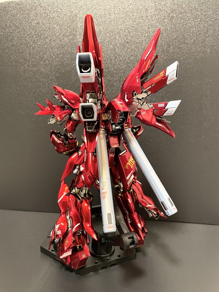 シナンジュといえばこのスラスター!しかもRGは展開するのでよりかっこいいですよね!