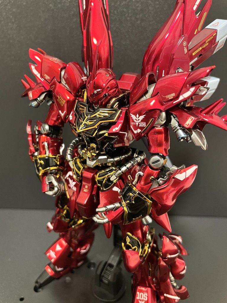 胸部の黒パーツもクリアで立体的に!