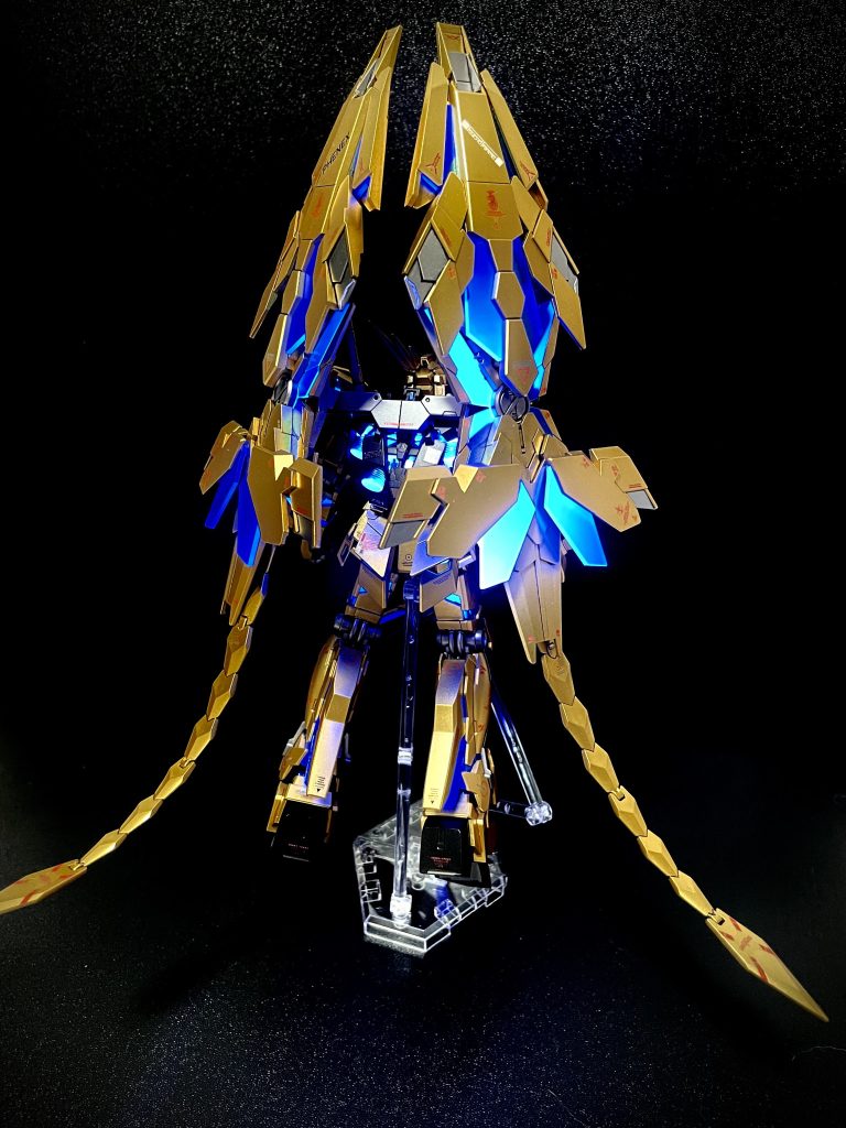 HGフェネクスデストロイモード発光表現–3枚目/制作者:moca.pla