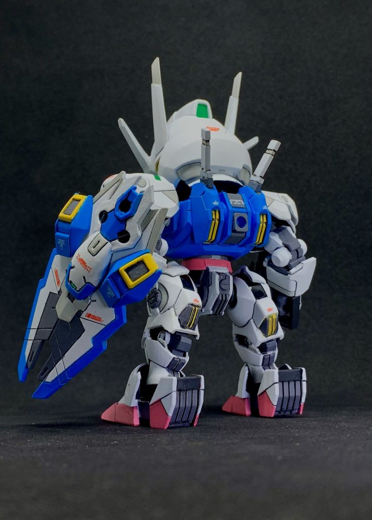 首の後ろが見えてしまうので襟を追加しました。