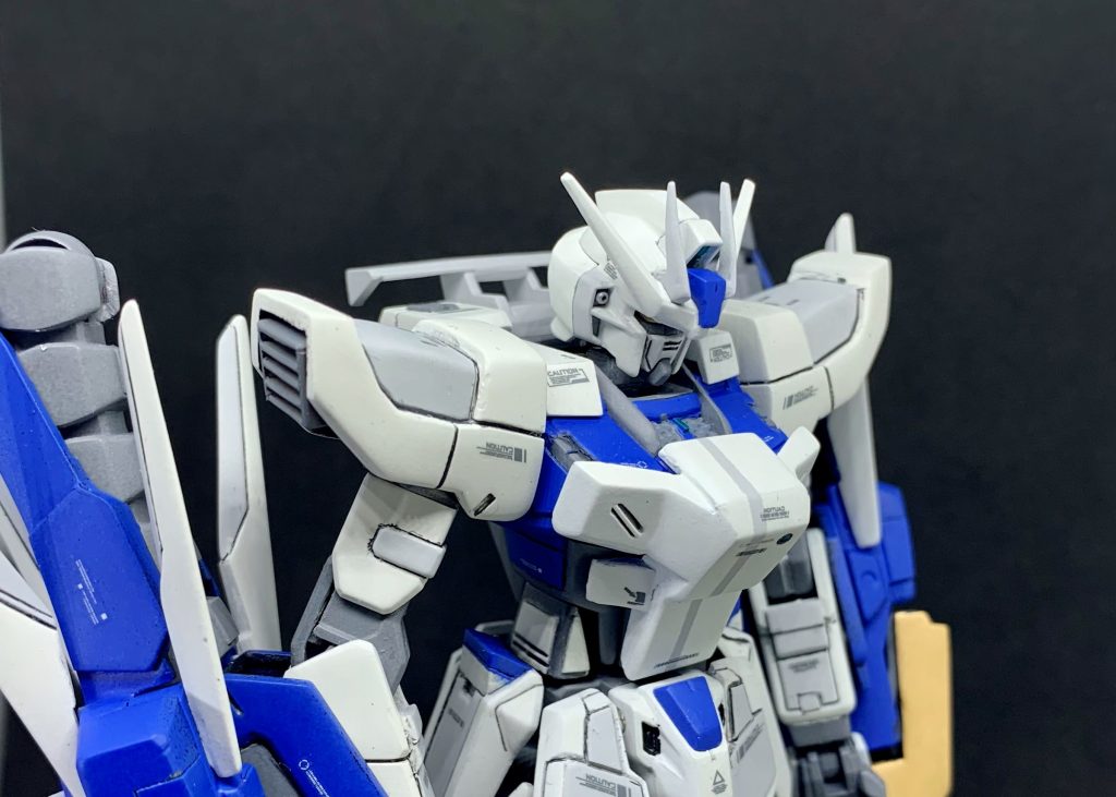 肩のダクトはプラバンから製作