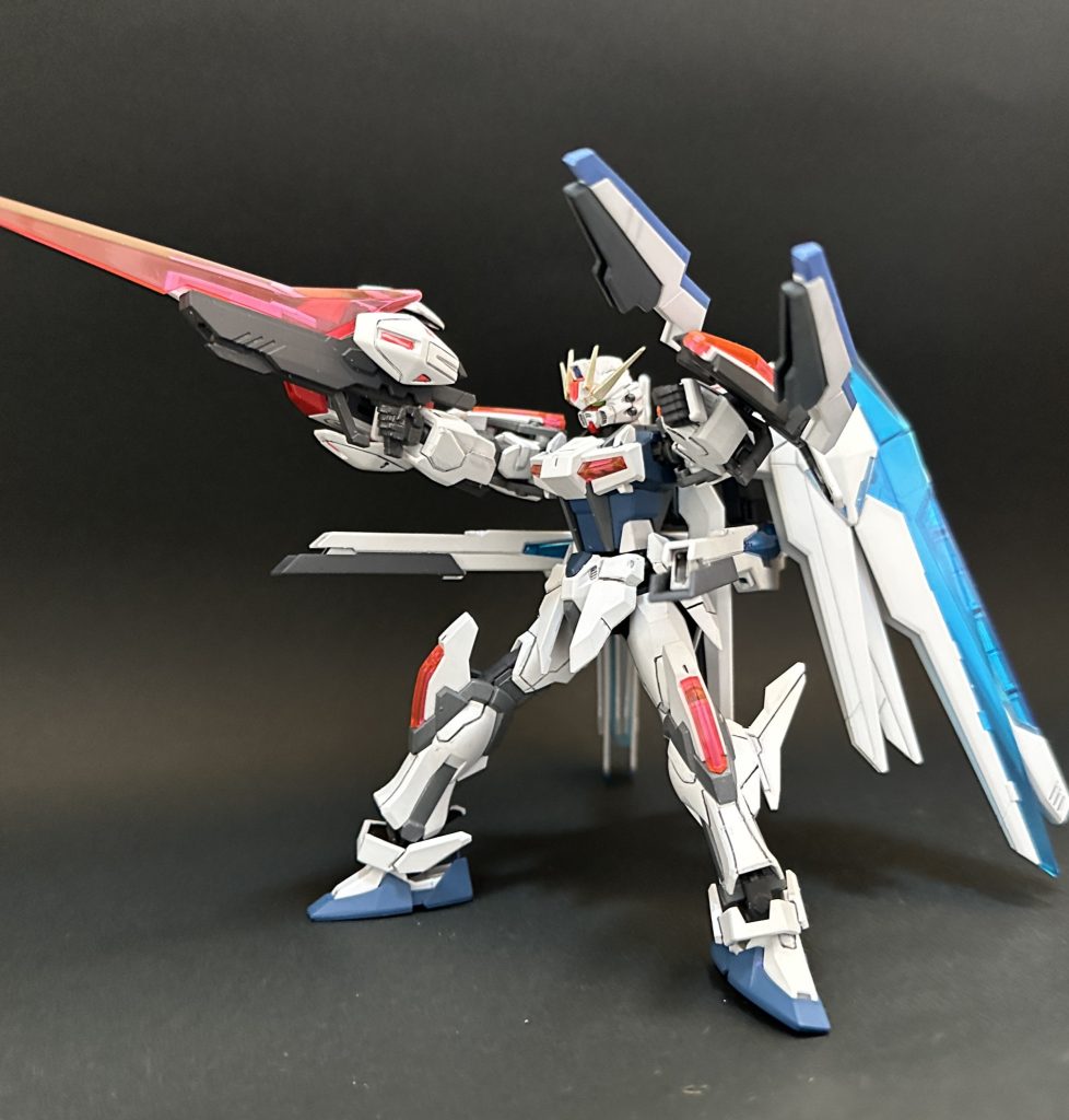 私は入手難なのも楽しいですし買うための探索もまた楽しんでいますが、ミキシングだけは気楽に取り組む気持ちにまだなれずにいます。筆塗り・全塗装ガンプラ 2023 その55