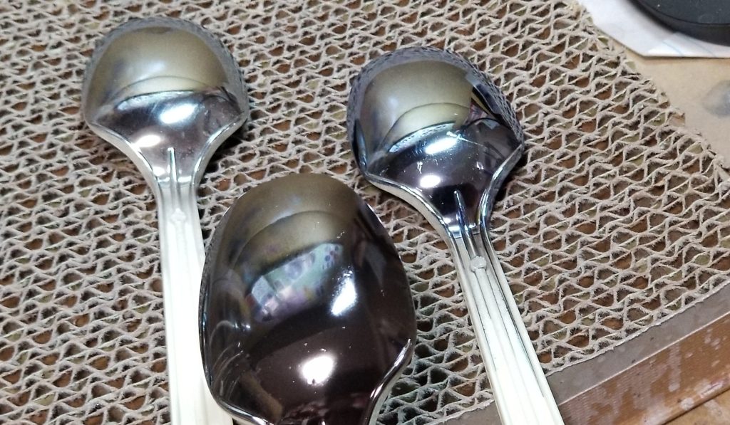 左がシルバーx1、右がシルバーx2、下がシルバーx3、鏡面感はそんなに落ちていないため、フェネクスシルバーコーティングをシルバーx2で作りたいと思っています。