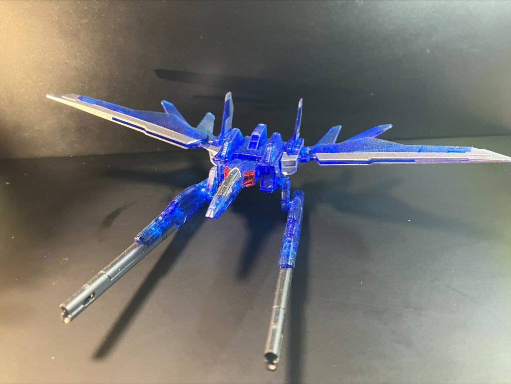 ビルドブースター本体ビルスト本体と同じく月光蝶ホロでコートしてます。翼のホワイト縁取りはシルバーでアクセントとしています。