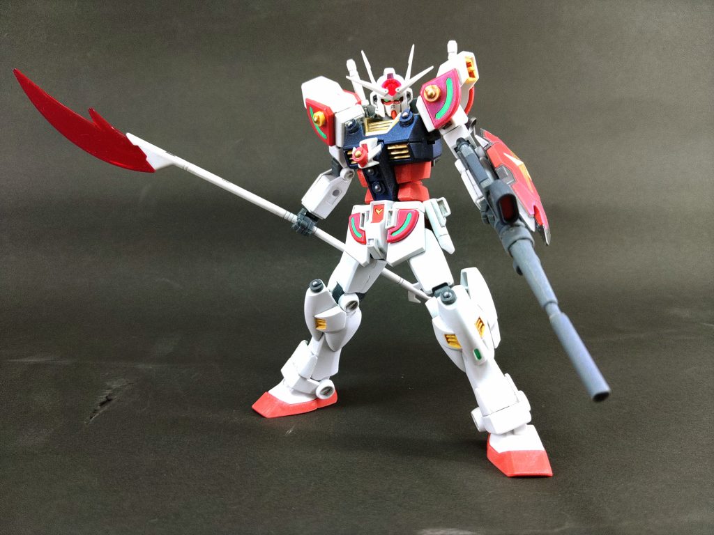 ゲルググとはまた一味違うナギナタを展開した状態、一見ミスマッチな武器が似合ってしまうのがビルドシリーズの懐の深さと考えます。