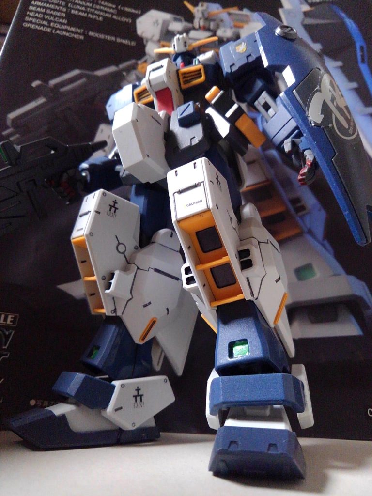 スラスターの中は勿論ただのブラックです！指先はRLMレッド、センサーはターコイズブルー(ロシア軍機内装カラー)を使用。