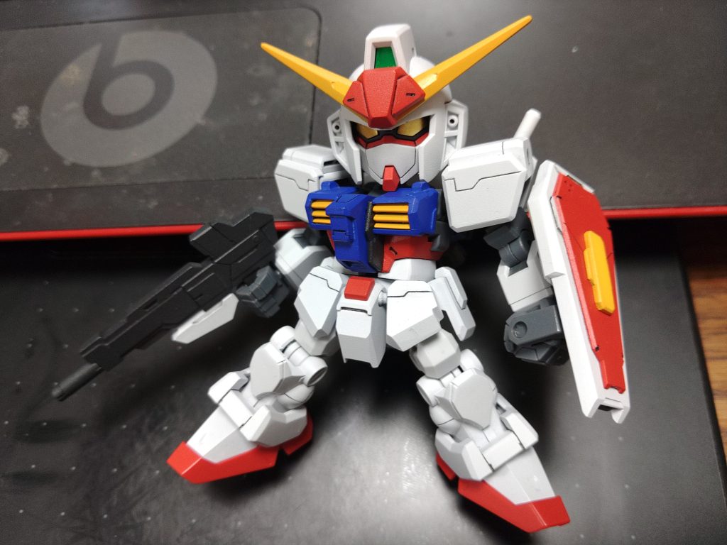 と言うわけで初投稿作品でした!イメージとしてはビルドダイバーズ世界観で主人公機を張れる様なガンダムとしてシンプル目に、自分にとってのファーストガンダムになる様に作成しました。