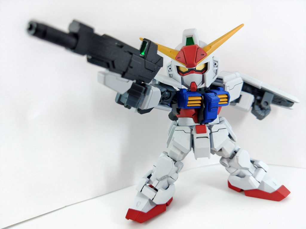 ビームライフル 基本的な性能のビームライフルだが、出力の可変射撃が可能。