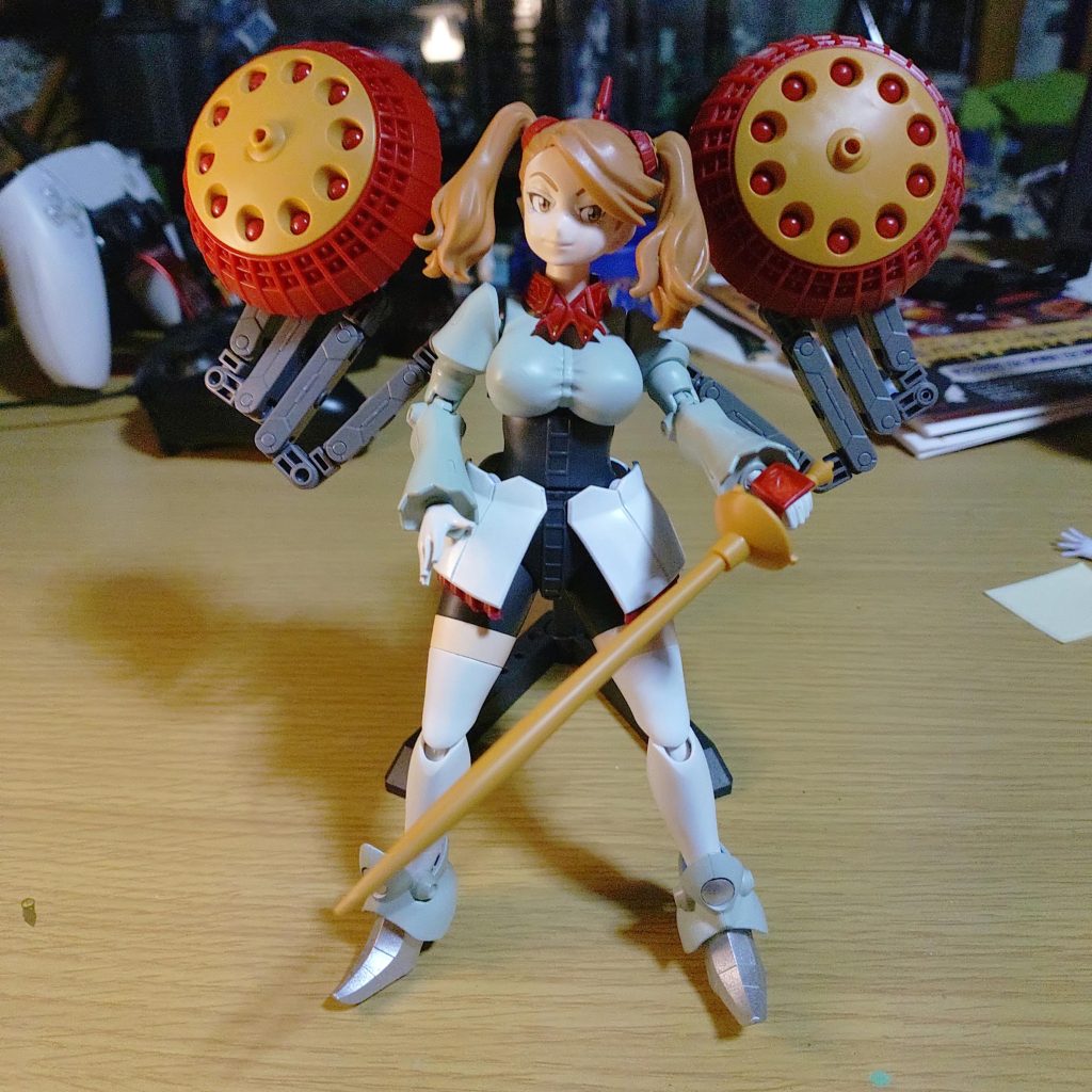 生まれた当初はブラウスもセパレートタイプで上下に別れてたの。