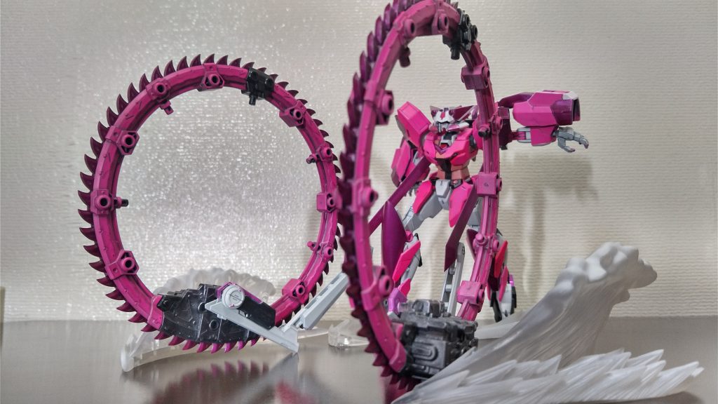 「β式 大三巨輪」巨大な円ノコを展開して移動しながら周囲の敵を切り刻む。「非常Σ式・禁月輪」と役割がかぶってる気がする。