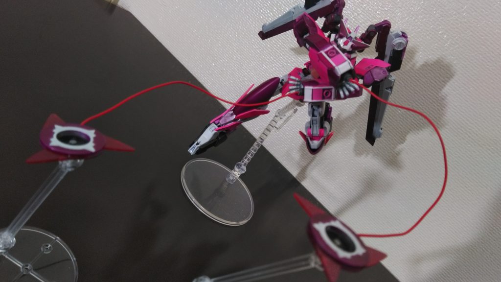 「β式 獄糸乱舞」ヨーヨーで敵を捕縛する技。シンフォギアGXあたりから遊びを取り入れた技が増えた気がする。