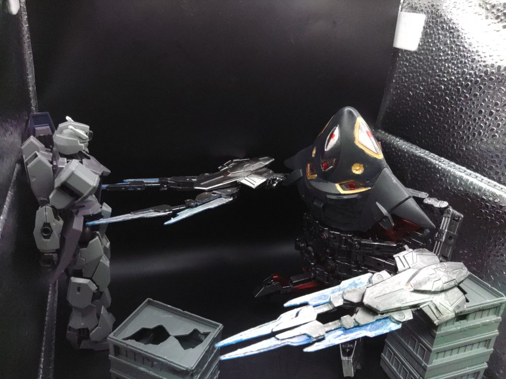 ○説明本機は対NT戦専用機として開発されたガンダムベルフェゴールを再度復活させるため、発展していったガンダムヴァサーゴCBとガンダムアシュタロンHCの機能を再度合体した機体になる。両方の機体を良いとこどりするために、各武装は見直されスタイリッシュにまとめた。機体全体にフラッシュシステムを採用し、通常のMSよりも反応がはやい高性能な機体に仕上がっている。