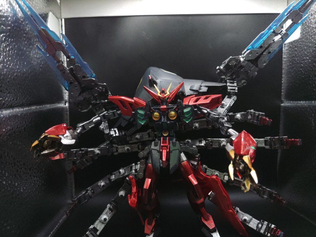 トリプルメガソニック砲 元の機体から引き継いで、トリプルメガソニック砲を発射可能です。