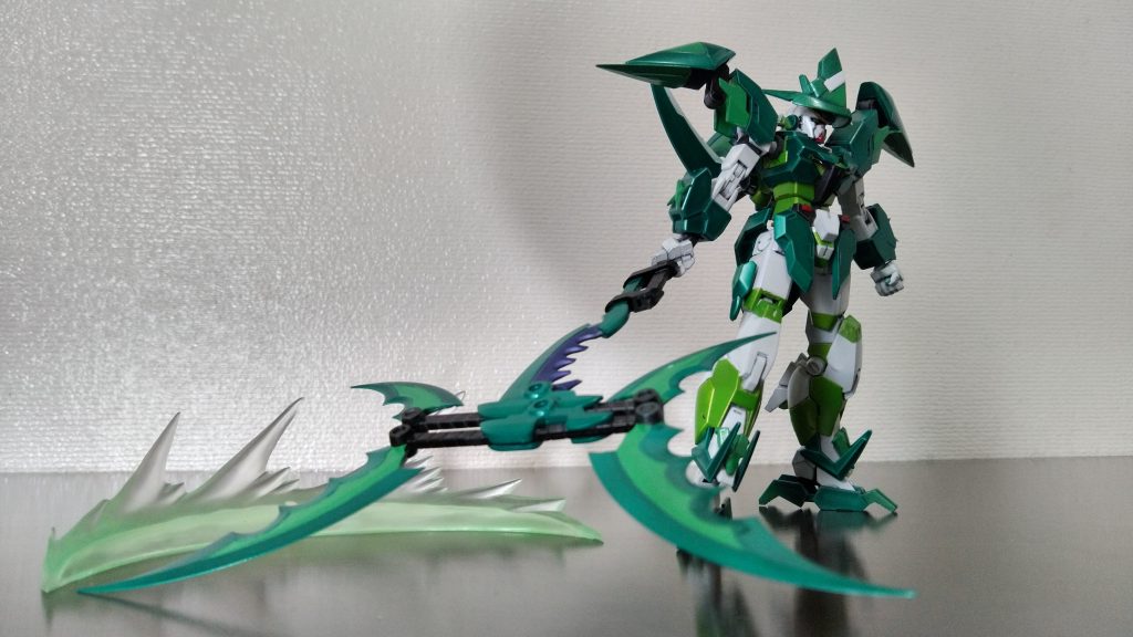 「対鎌・螺Pぅn痛ェる(ついれん・らぷんつぇる)」二本の鎌を合体させ三日月状の刃を形成する技デス。原理はわからないけど多分斬撃力は高まってる気がするデス!