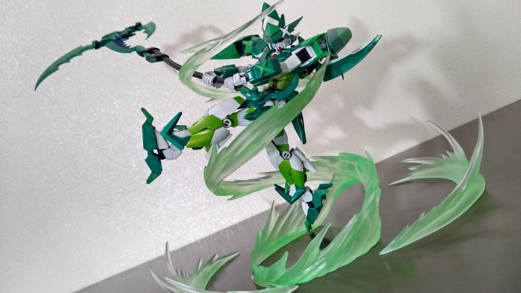 「災輪・TぃN渦ぁBェル(さいりん・てぃんかーべる)」鎌をブンブン振り回してコマのように突撃する技デス!