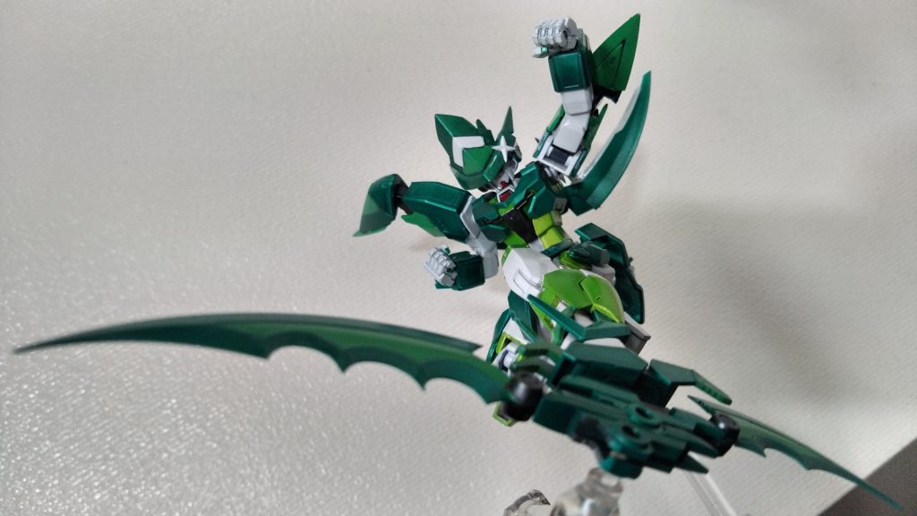 「断突・怒Rぁ苦ゅラ(だんとつ・どらきゅら)」足に鎌を装着して蹴り切る技デス!