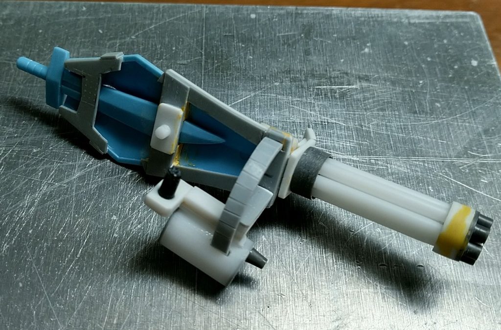 ガトリングシールドです。サーベルも取り外せます。