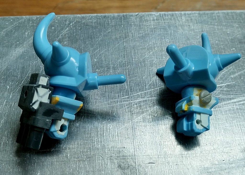 3連ガトリングは設定どおりに腕の取り付け位置を変更してます。