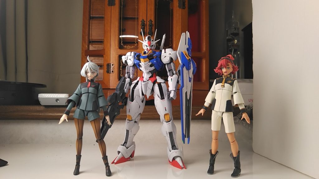 左から花嫁、小姑、花婿