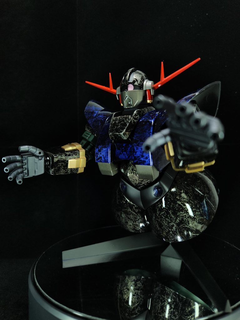 少しポーズを変えて。