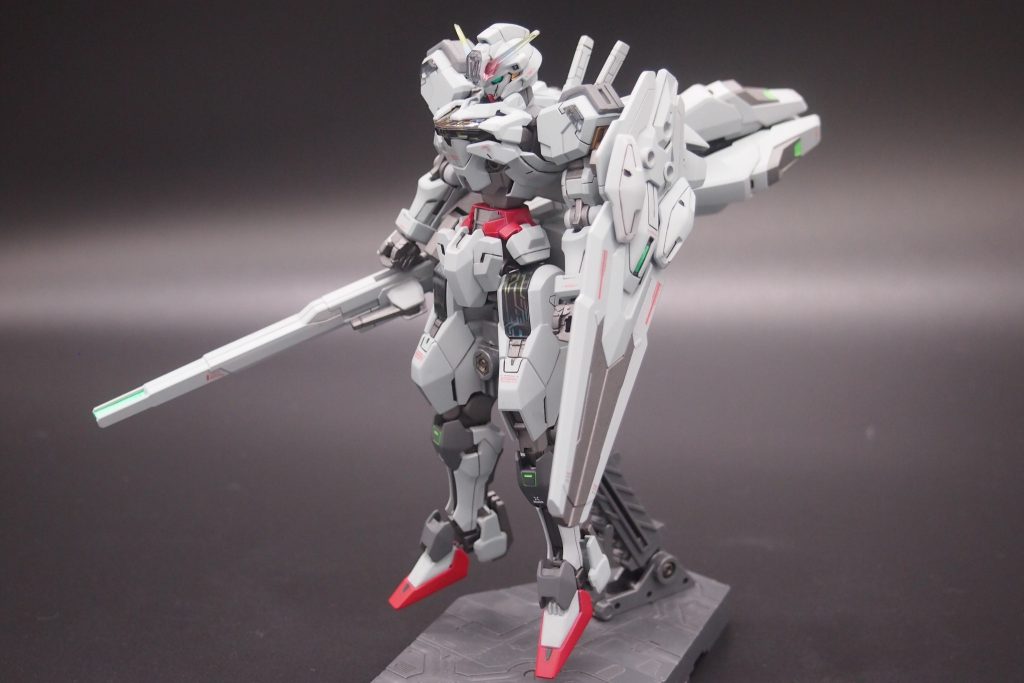 以前作ったエアリアルと並べるために、腰を3mm 腕を1mm延長しています。それ以外は改造等行っていません。