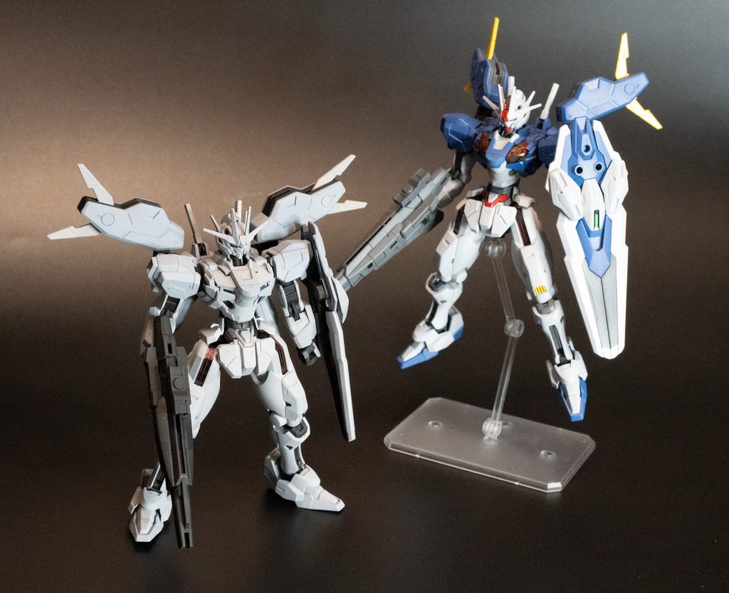 配色を決める前にサフまで吹いちゃいました。その時の写真がこちら。グレー一色もかっこいいですよね、エアリアル…。