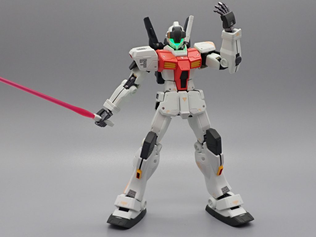 各武装パージでライトアーマーモードに。肩上のモールドは彫り込んで廃熱フィンの様に(ちゃんと撮れ)