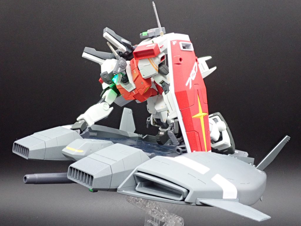 以前製作したベースジャバーに乗せてみました。(ティターンズマーク入ってるけど)GM系はサポートメカなんかとも組み合わせ甲斐があるなぁ～