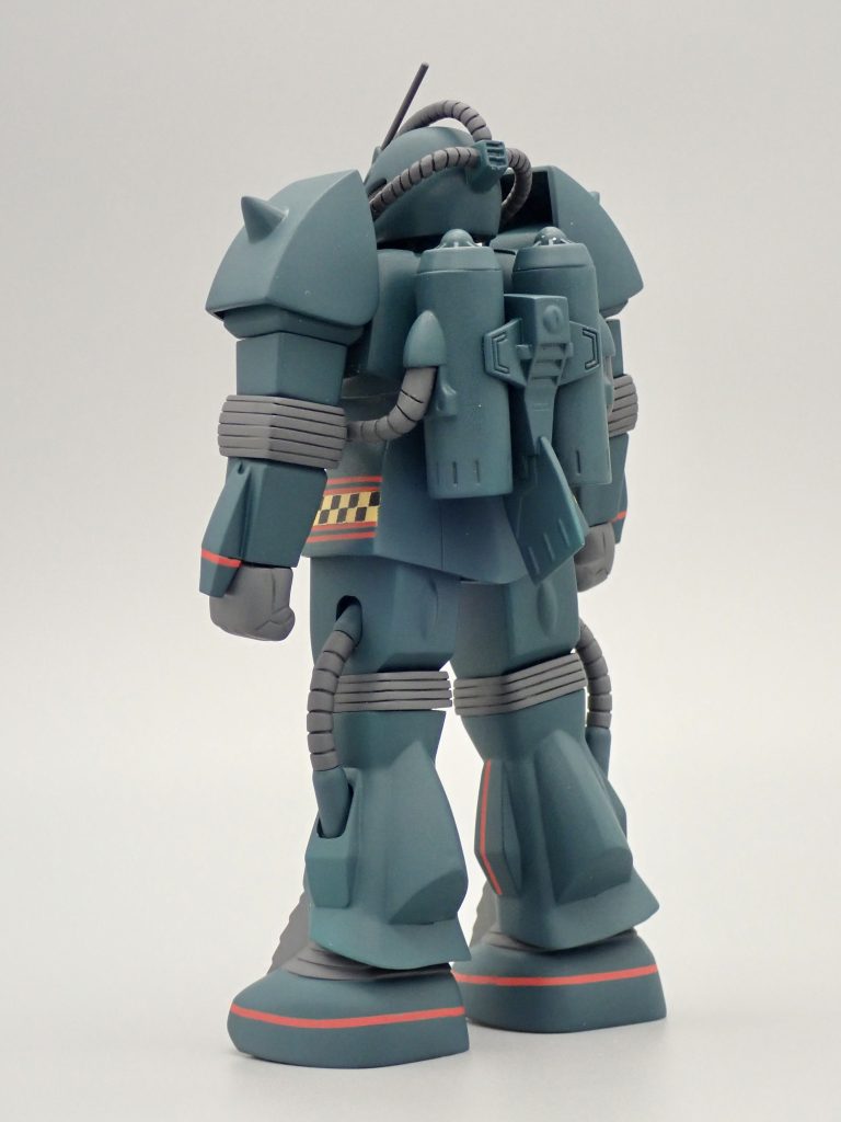 各部ラインと腰の模様はマスキングで対応しています。