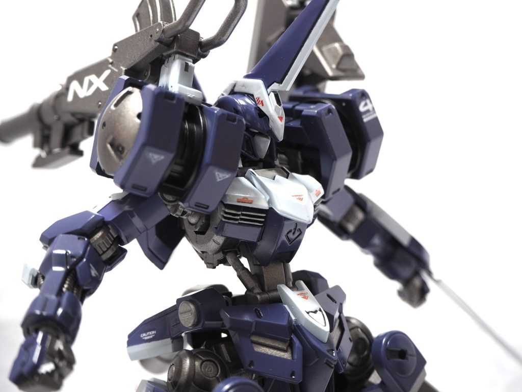 胸装甲はバルバトス第6形態のものなので外せます。