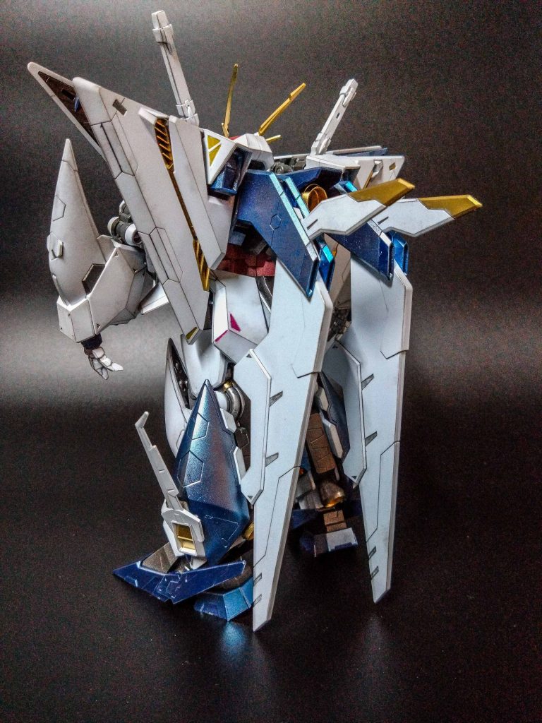 背部のバインダーの青は吹ムラが目立ちます。やはり直さないとだめかもしれない。