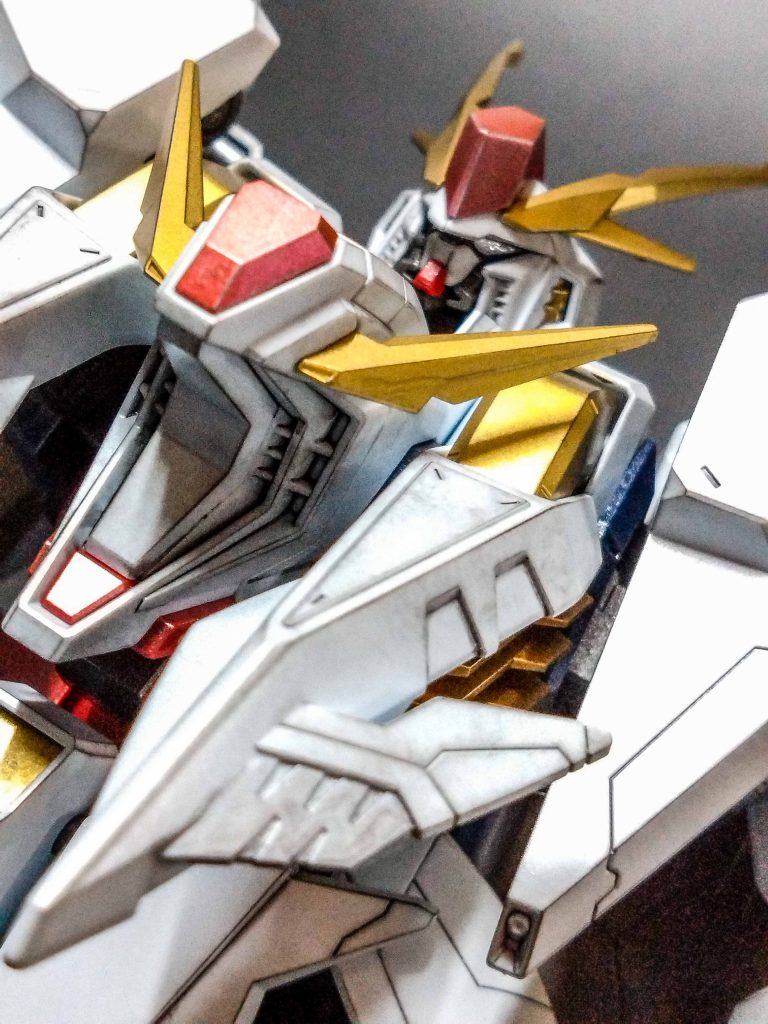 昆虫みたいな顔がグッときますね。好きです!作った人ならわかると思いますが顔のパーツ小さすぎませんか。落としたら終わりですわ。