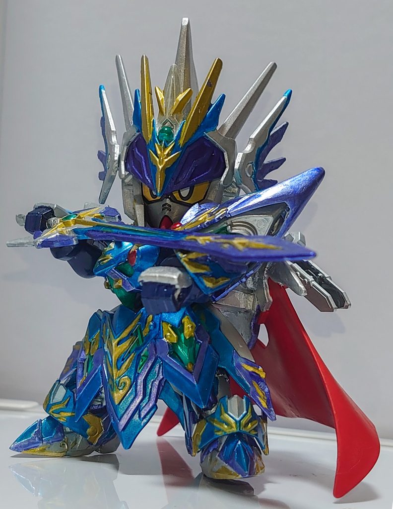 霞の鎧継承的には神聖騎士ウイングガンダム……改造するのはちと大変かなぁ?プラキットで出てくれたら嬉しいんだけど