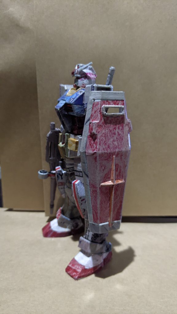 シールドは国産霜降り和牛で「十字」は夕張メロンを使用してます。