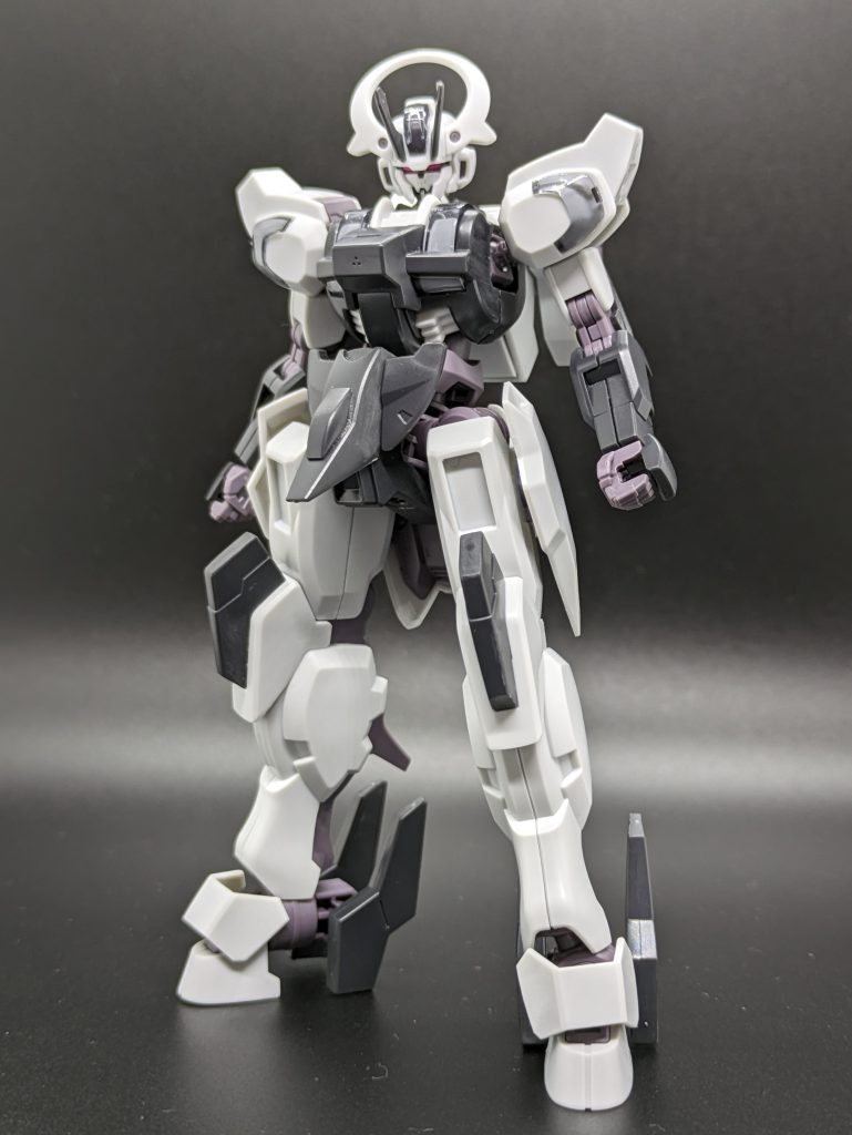 パチ組状態。改めて見ると非常にスリムなシルエット。