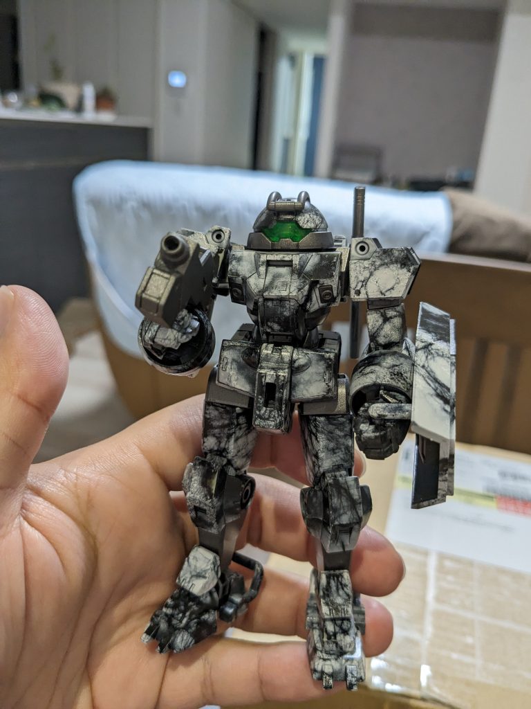 デミトレーナーは簡単に組めて塗装やスジボリの練習に良いですね😊カッコいい！