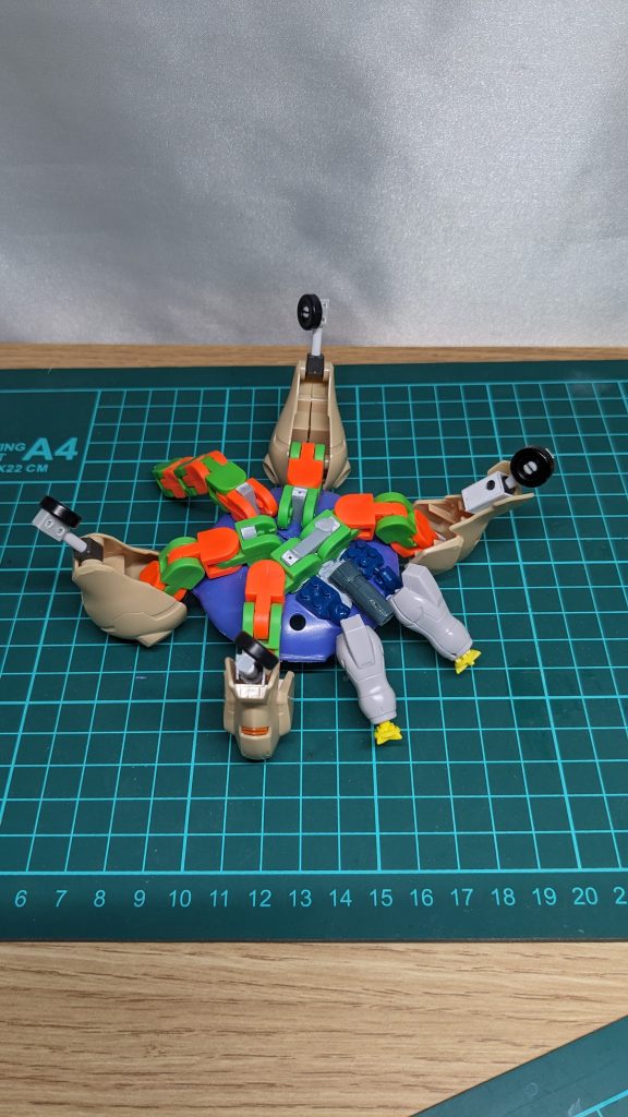 くねくね変形玩具を見つけてからはスムーズに改造が進みました😄