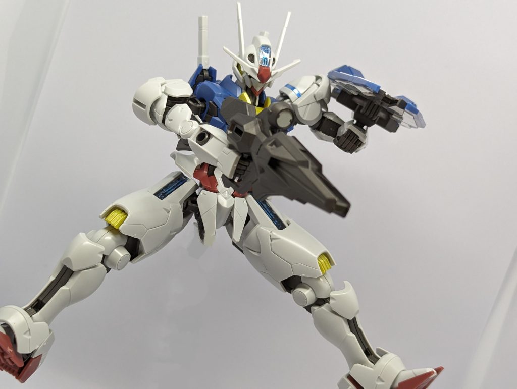 広い可動域により射撃ポーズがきれいに決まります。