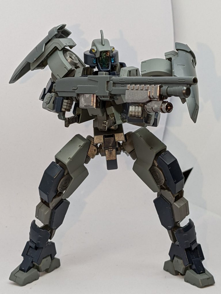 主人公機といえば接近戦仕様ですね。なので彼の得意兵装であるショットガンを装備させました。