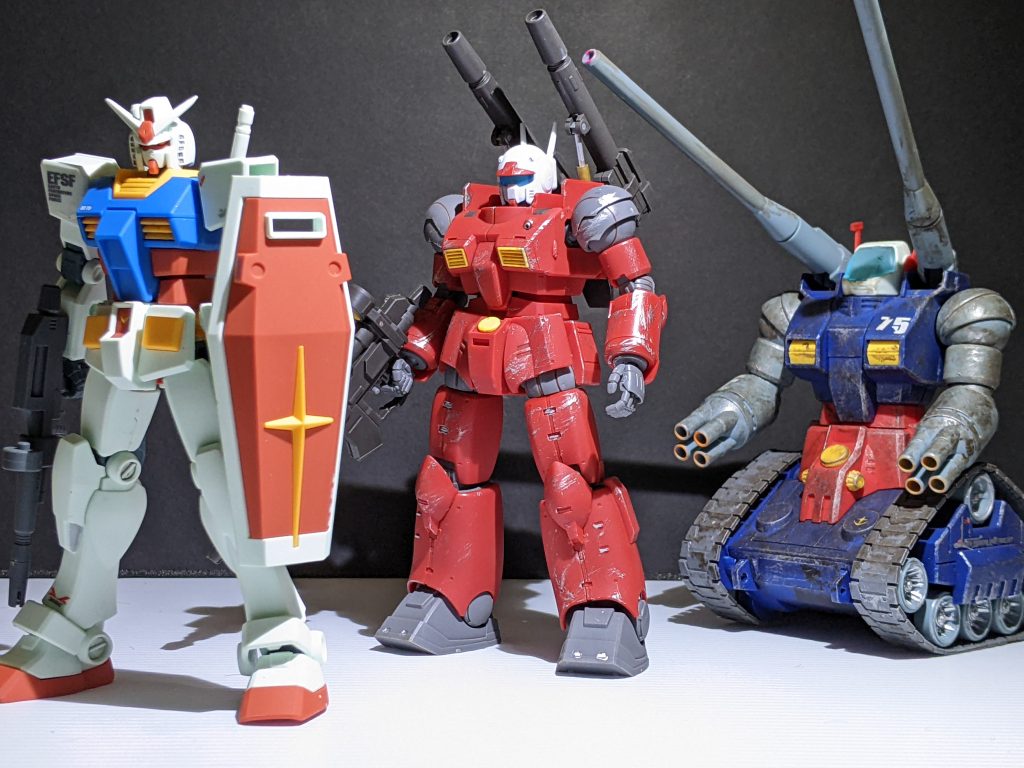 ガンダムはEGでデカールツヤ消しの簡単Finガンキャノン、ガンタンクも同様にしたあと、汚しやピッチングをかけてます。
