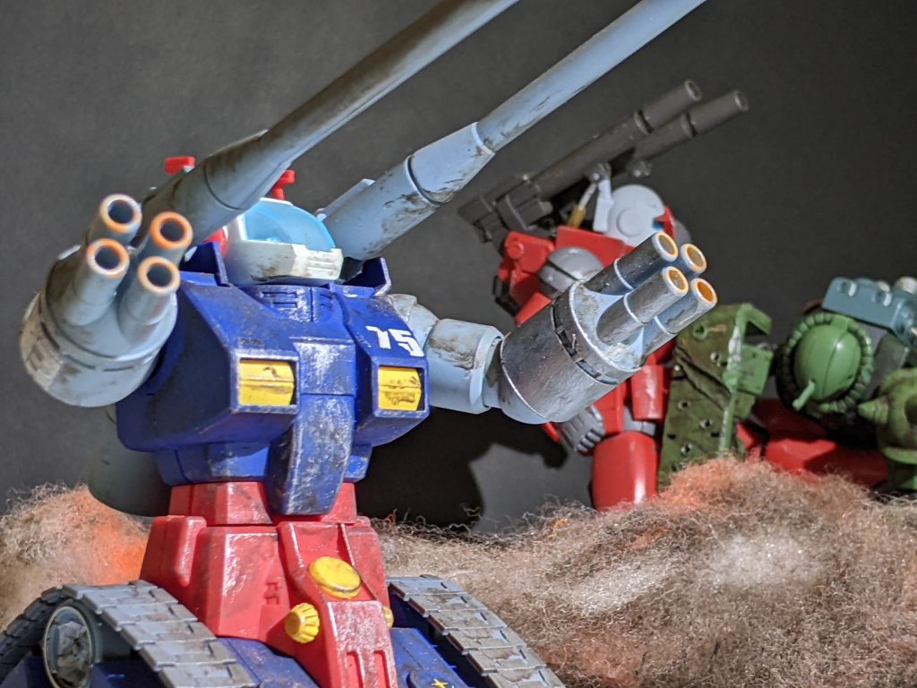 ハヤト「ドップとド・ダイ来ます!」カイ「なん〜であんな格闘戦出来んだ?」アッデキタワハヤト「カイさん!?」カイ「ザクはあらかた仕留めたよ〜。今そっちやる!」